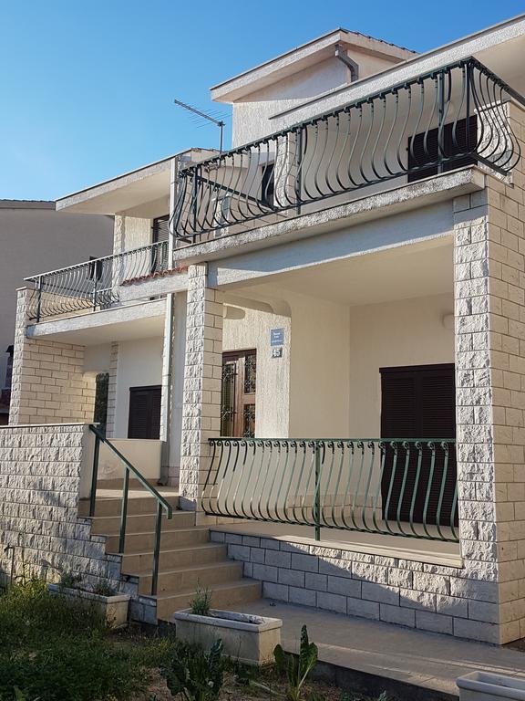 Ante Apartments Duće Esterno foto
